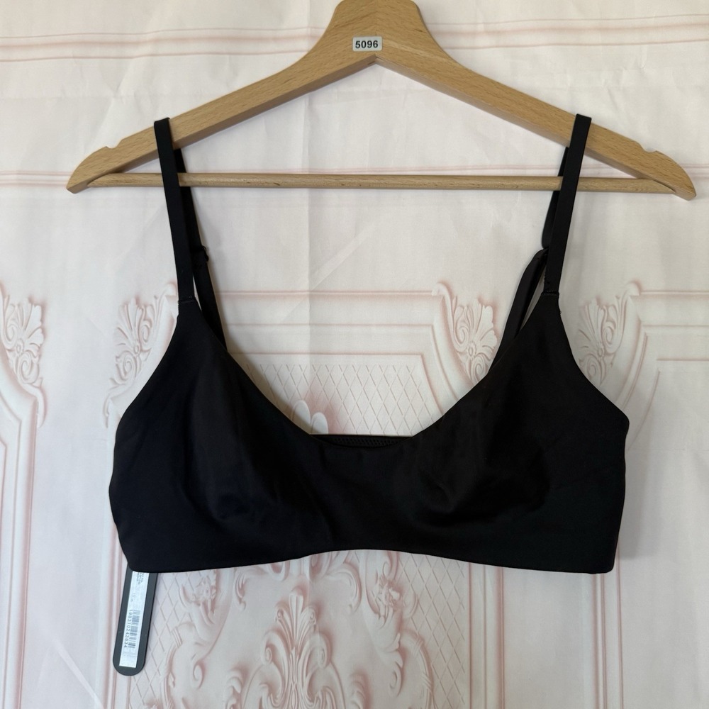 NikeSkims Skims Matte Micro Scoop Bra Obsidian Black Size M NWT